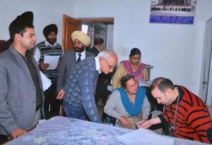 Medical Check-up camp by expert team of doctors from Fortis Hospital, Mohali, in progress at Association Building ( 31, New Green Park Colony, Patiala) on 17th April, 2016. 